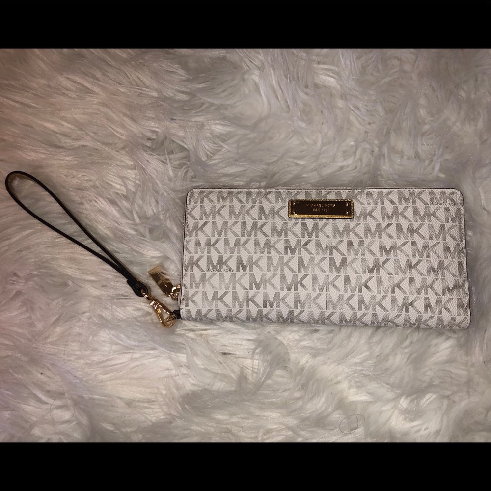 Michael Kors Wristlet